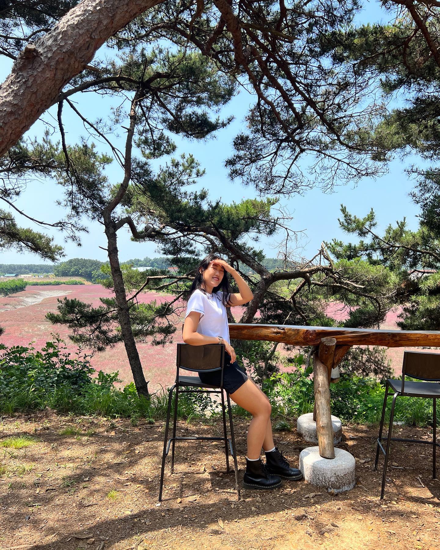 오랜만에 그네타고 힐링🌳
이젠 완전 여름이네🫠

-

#친구랑 #힐링스타그램 
#카르폰 #대부도카페 
#시화나래휴게소