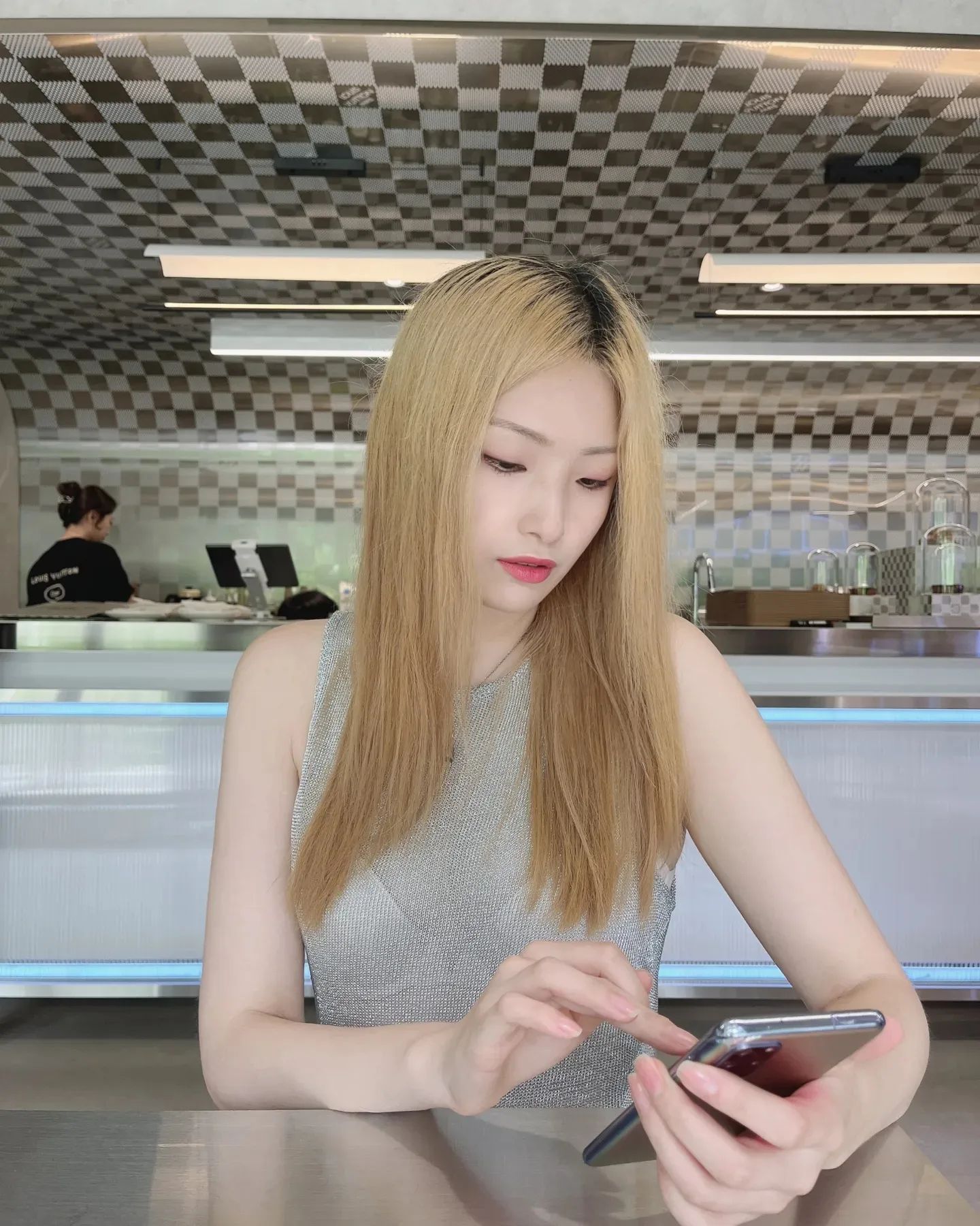 ☕️ 디카페인 커피 마시려고 방문한
루이비통 카페 

몇년만에 커피 마셨더니 자꾸 생각난댜..

#카멜커피
