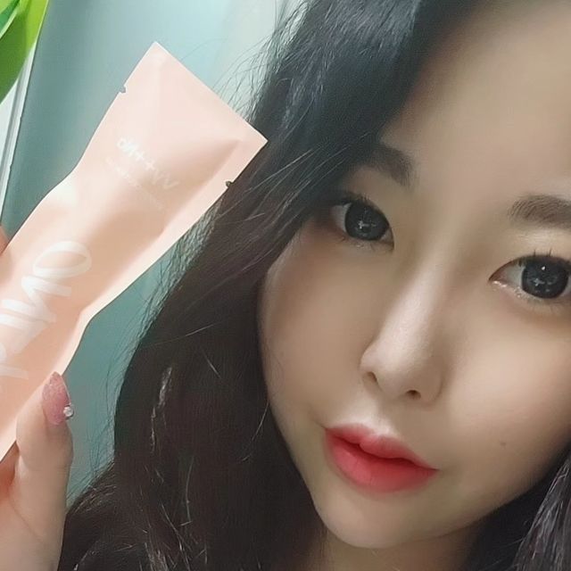 🍼Babe🍼 on Instagram: "#협찬 👉 수분감 넘치는 에센스로 건조한 부위를 촉촉하게 👉 Y존 냄새고민을 잡아주는 이너케어 에센스 👉 식물성태반추출물 + 아미노산복합체 + 유산균발효용해물