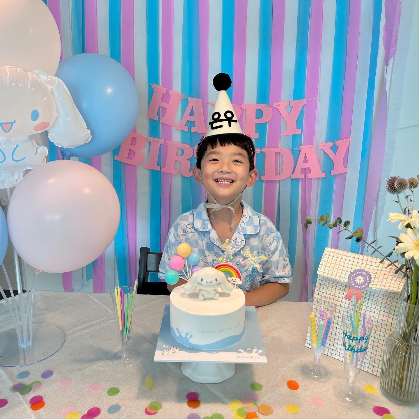#HBD
.
드디어 7월5일 은우생일
오늘은 치킨케이쿠에 초불쟈🥳
우선 엄마 츨근부터...
.
.
.
매일매일 #생일축하중
#사랑해아들 🩵