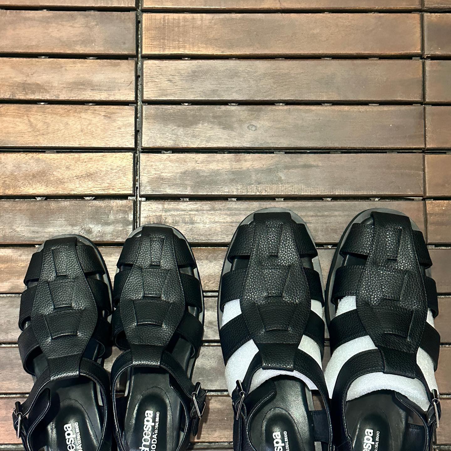 내가 디쟌 한걸로 커플신발 처음 해봄 ㅋㅋ
올해 피셔맨은 슈스파 피셔맨 

#슈스파 #커플샌들 #슈스피샌들 #구매각 #내돈내산 #남여커플화