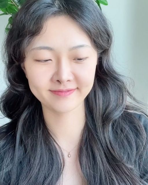 맹다린 on Instagram: "#광고 보나쥬르 펩타이드 워터크림 끈적임 없는 촉촉한 펩타이드 크림, 여기 있어요🥹 게다가 비건인증에 무자극/무색소/무인공향료👀 저는 끈적임을 정말 정말 싫어하