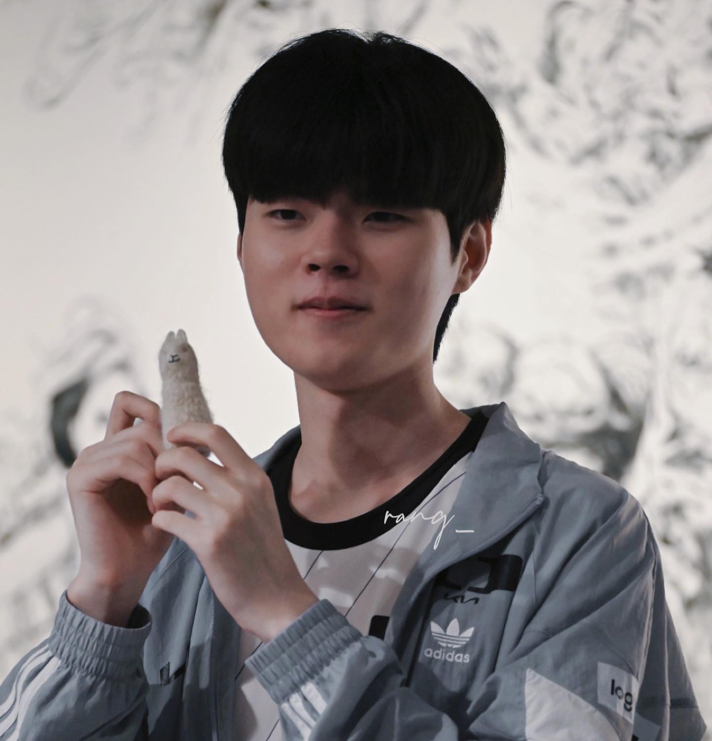 230707 DK✨ vs DRX  팬미팅 
 
데프트 선수님 혼자 어려지는중 
요즘 너무너무 귀여우세요🥹🥹

✨문라님이 주신 알파카와 트친님이 주신 뎊포카 행복해요🩶
