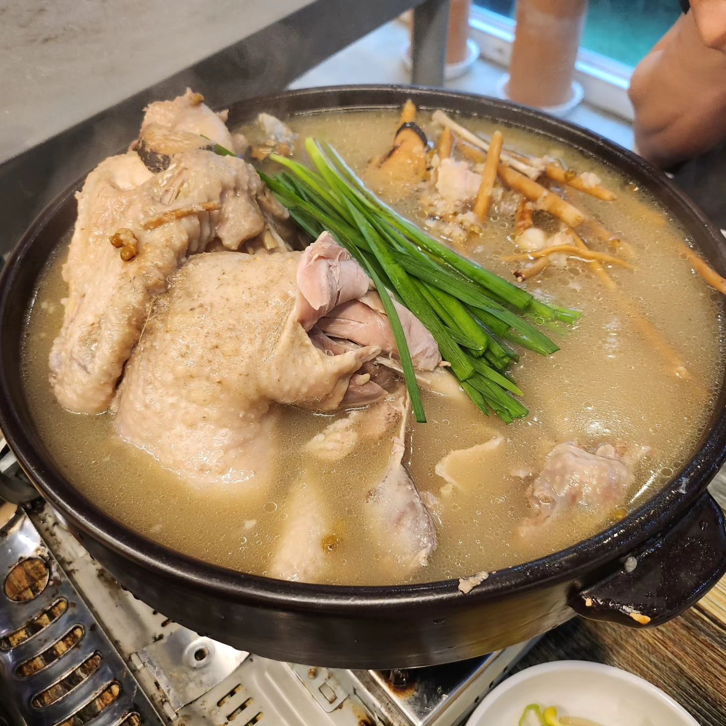 1년에 몇번쯤은 꼭 오는 부산 대신동에 위치한 닭백숙 맛집

쇠한 기운 보하려 또 왔음😆👍

#구덕영토 #백숙맛집 #대신동맛집 #대신동백숙 #부산백숙 #부산백숙맛집 #부산구덕영토 #대신동구덕영토 #부산닭백숙 #대신동닭백숙 #대신동오리백숙 #부산닭도리탕