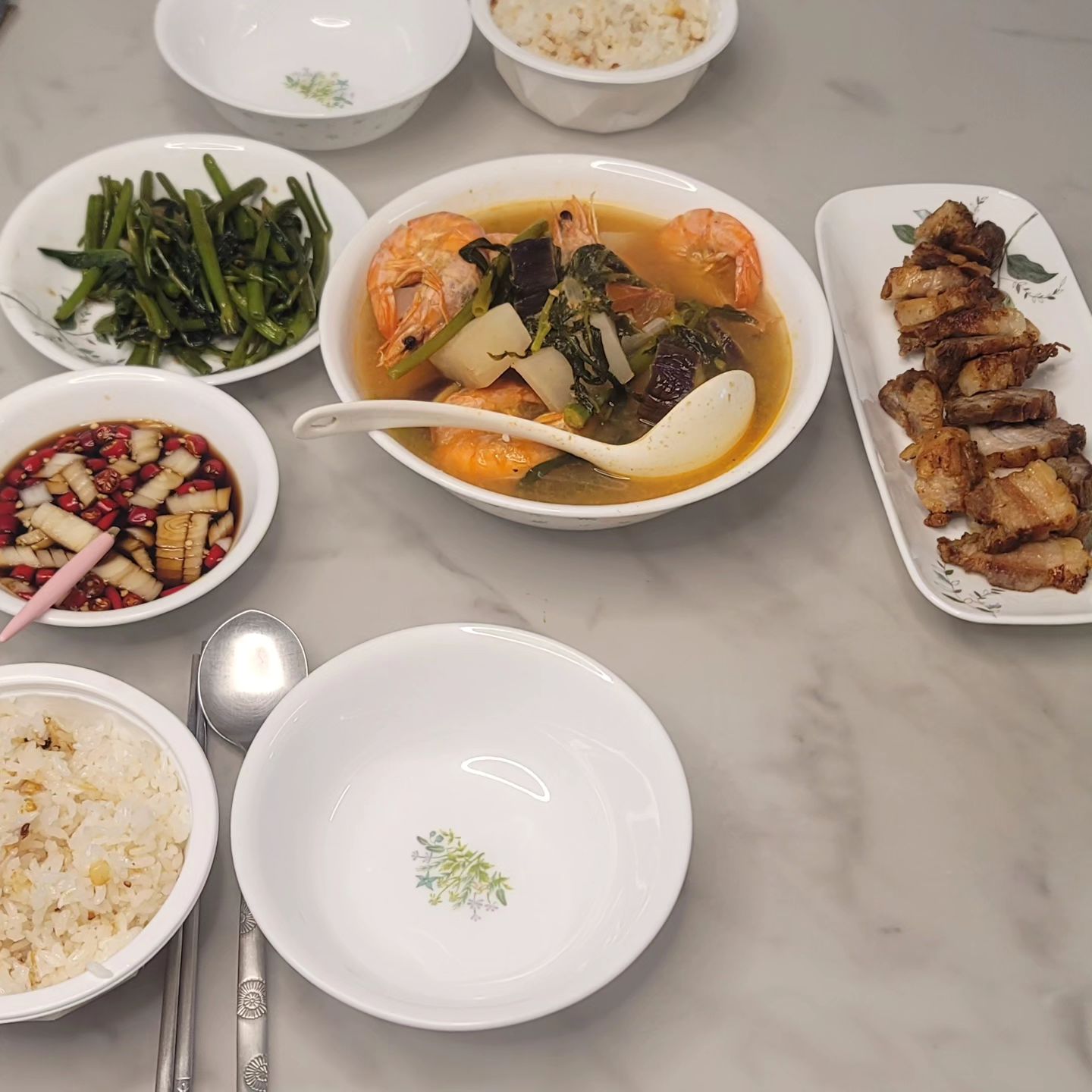 이주여성들의 
주말 점심 
내가햿지만 정말
맛있내ㅋㅋ
출장요리

#시니강#깡콩#
#레촌까왈리#필리핀요리
#마사랍