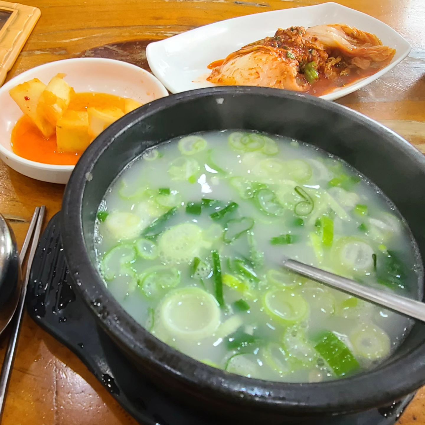 #송파구기사식당 #24시장수설렁탕해장국 
6000원 으로 가볍게 한끼뚝딱
혼밥하기도 좋아요

#기사식당 #혼밥 #삼전동맛집
