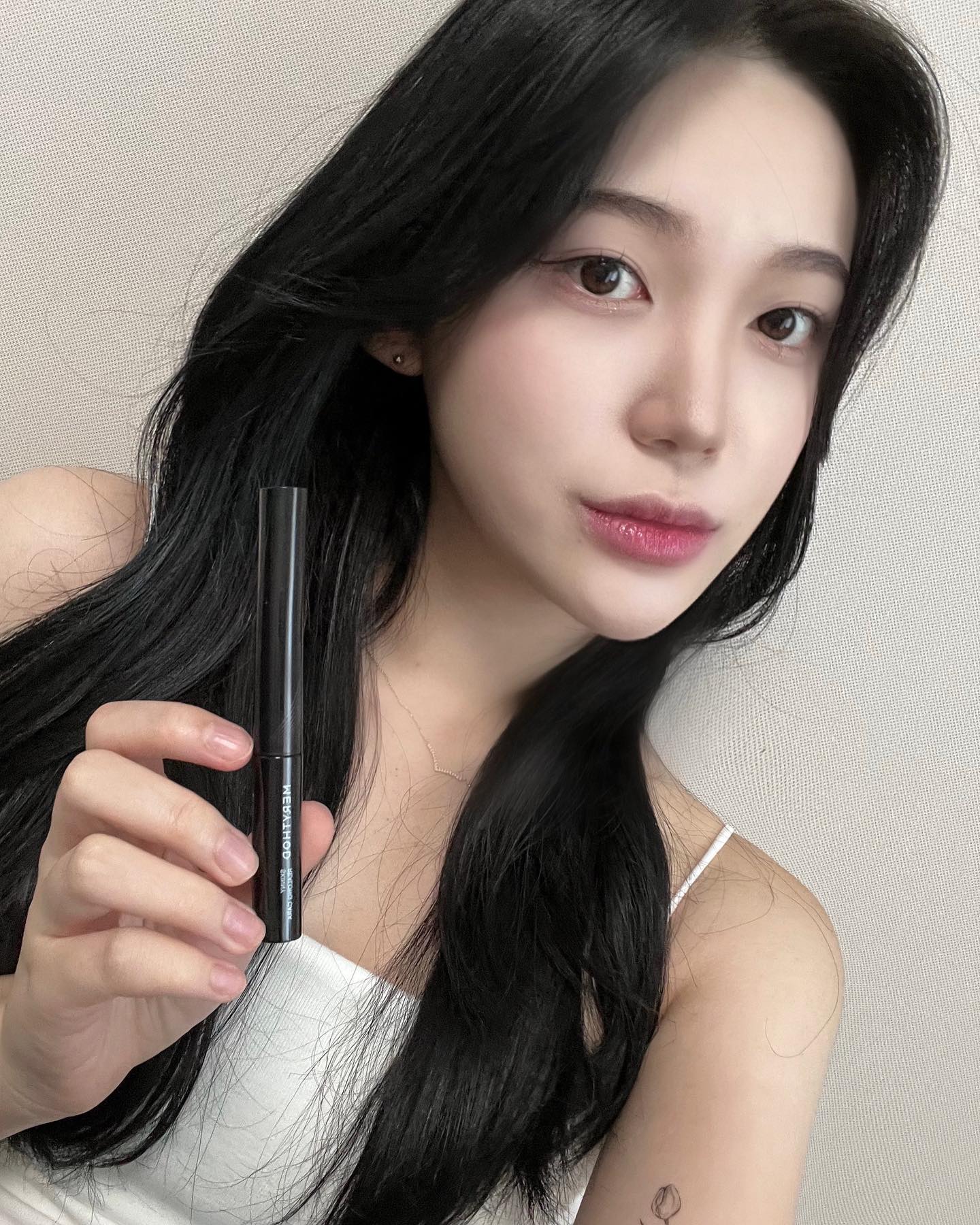 #광고 #협찬 #제품제공 merythod_official 

메리쏘드 스키네 릴롱카라 

- 컬링, 볼륨, 롱래쉬 3in1 마스카라 
- 유, 수분, 땀에 강한 멀티프루프로 오랜 시간 번짐 없이 사용가능 ( 여름에 제격) 
- 얇은 브러쉬로 눈 앞머리부터 꼬리, 아래속눈썹 까지 길게 끌어 올려줘요 ෆ 

 #메리쏘드 #merythod #메리쏘드스키니릴롱카라 #메리쏘드스키니마스카라 #메리쏘드마스카라 #스키니릴롱카라 #마스카라 #마스카라추천 #스키니마스카라 #뷰티 #뷰티템 #메이크업