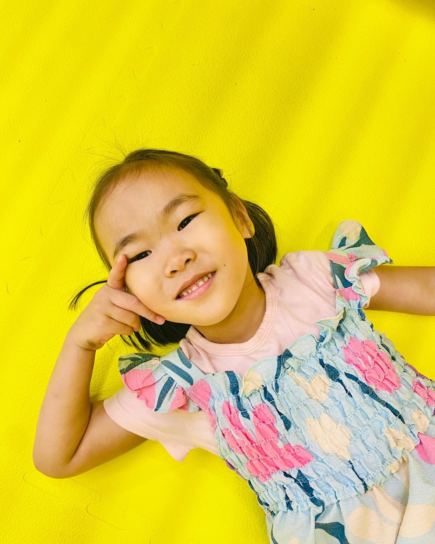 온남매 주말나드리
집 근처에 으리으리한 키즈카페가 생겨서 갔다왔는데 다음엔 종일권 구매해서 놀고와야겠당😆

너므 좋아서 우리 온남매 눈알 굴러가는 소리 여기까지 들리는건 엄마의 환청이니…🧐

그 다음날도 또 가자고 하는거면 찐으로 좋아하는건데…
엄마 돈 많이 벌어올게💸💸💸