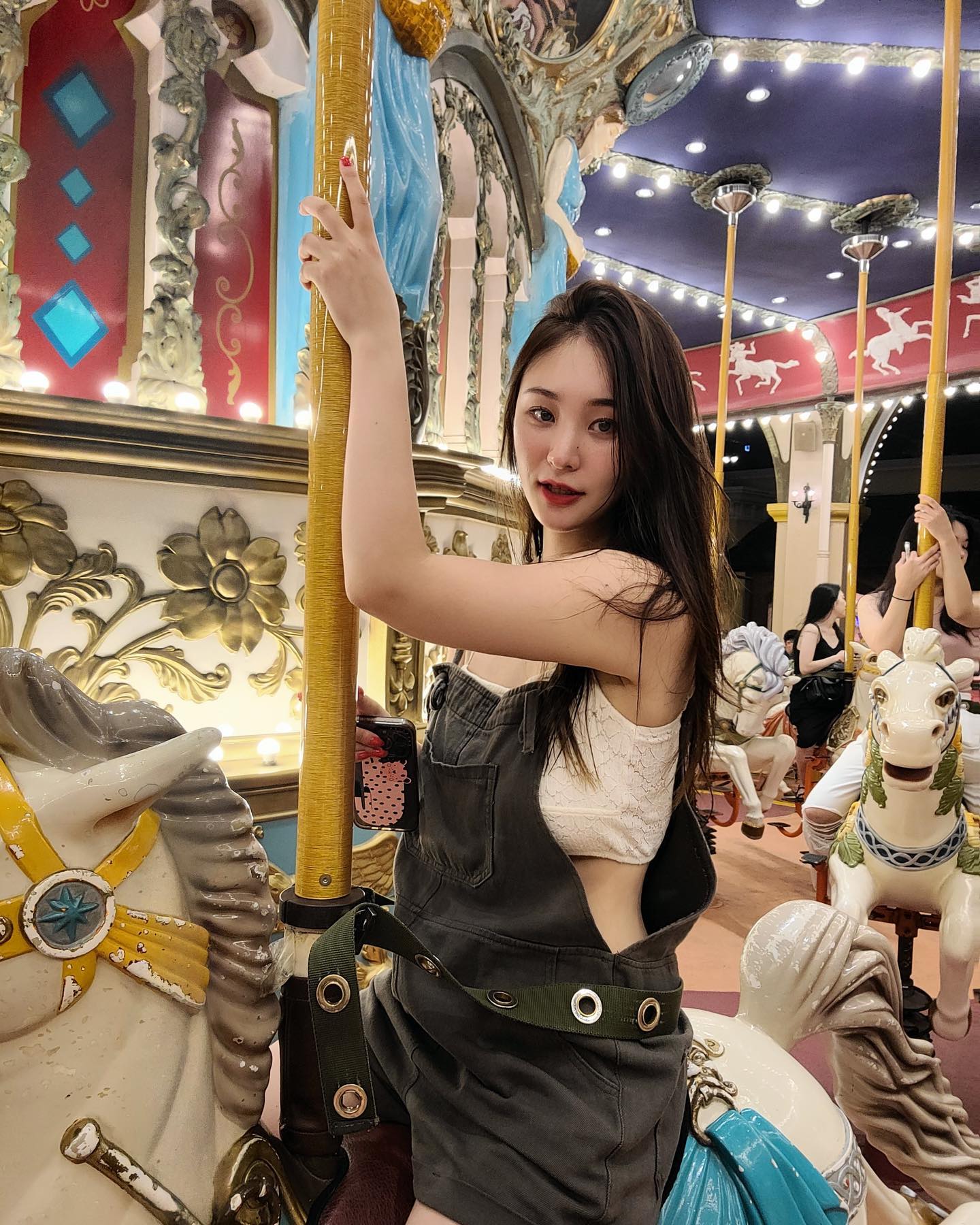 인생은 #회전목마 우린 매일 달려가

달리기 100m 몇초였더라 #초딩때 #계주였음 #🐆