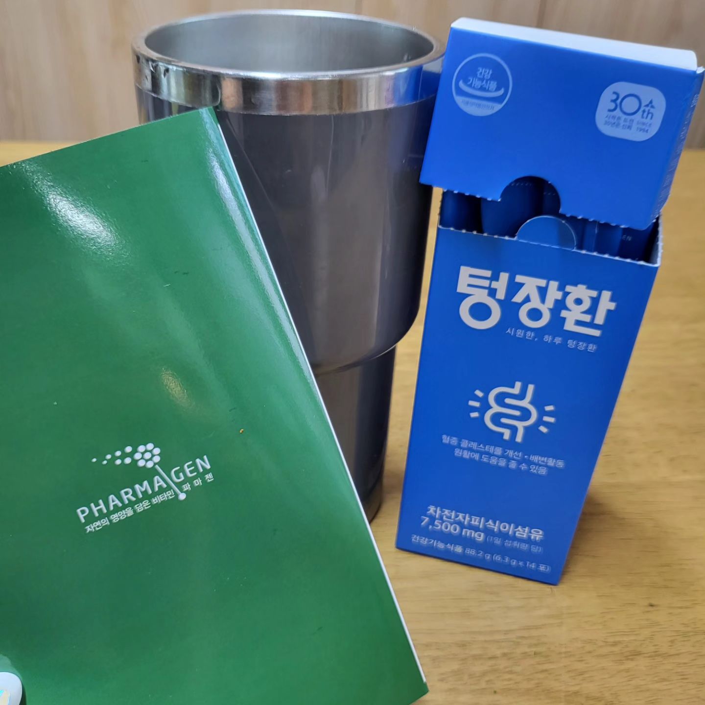 #협찬 시원한,하루 텅장환
.
.
-장이 필요로하는 텅장환
장에 필요한 주원료가 포함되어있어
배변활동 원활/혈중 콜레스테롤 개선에 도움
-환 스틱 형태로 간편 휴대와 작은크기에
환으로 먹기가 편해요
-장기간동안 먹어도 안심되는 건강기능식품
.
.
▪️30년동안 차전자피와 장건강을 
연구하여 탄생한 텅텅분말

▪️충분한 물을 마셔야 변을 비우는데 큰 도움

#협찬 #텅장환 #텅텅분말 #변비움 #차전자피 #쾌변 #똥콜 #비워라텅장환 #식이섬유 #건강최고 #똥콜탈출광고 #변비 #변비탈출