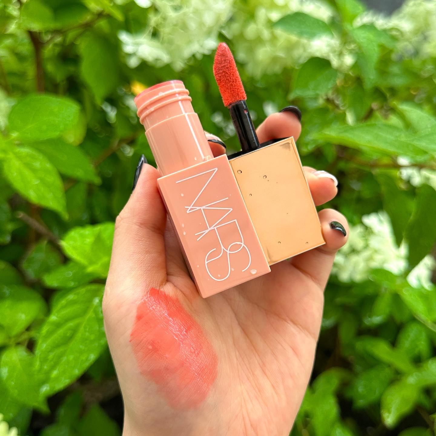 🎀AFTERGLOW LIQUID BLUSH🎀

두볼에 빛나는 듯 자연스럽게 물들여줄 
나스의 리퀴드 블러쉬

손으로 톡톡🫧
두드리기만 해도 양볼에 생기가득

#NARS#NARSISSIST#NARSKOREA#NARSARTISTRYSTUDIO#나스#나스아티스트인플루언서#나스메이크업아티스트#리퀴드블러쉬#블러쉬#나스#에프터글로우#GLOWSOSWEET#NARSBLUSH#BLUSH#LIQUID #나스블러쉬 #나스에프터글로우리퀴드블러쉬 #세컨스킨블러셔 #물먹블러셔