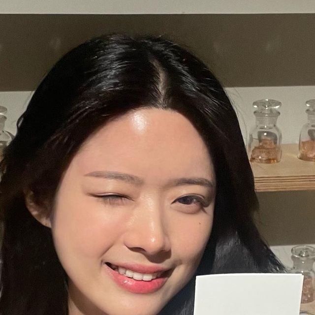 @zw___0n on Instagram: "#광고 @dotnote.perfume 넘 마음에 들었던 클래스였어서 글이 좀 뚱뚱해요 🥹 탑 미들 바텀 20종류씩 맡아보면서 코가 점점 아파왔지만 🙃 내 취향이 플로럴 • 파우더리한 향