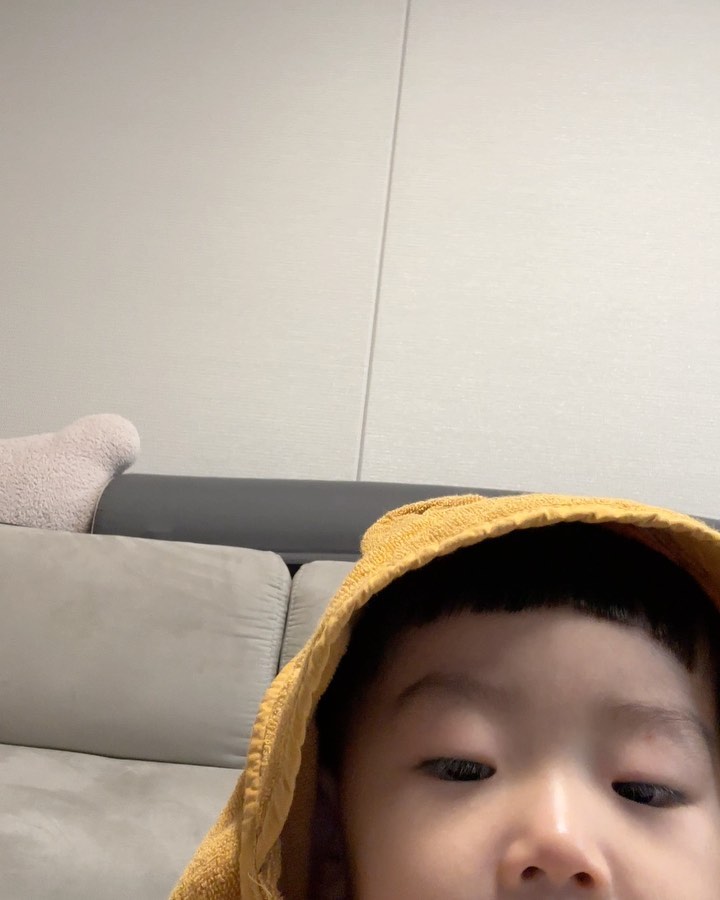 뭘 찍었나했더니만 본인 셀프동영상 찍었구나아 💛 
자기애 넘치넼ㅋㅋㅋㅋㅋㅋㅋㅋㅋㅋㅋㅋㅋ
#샤워후 #과일먹는중