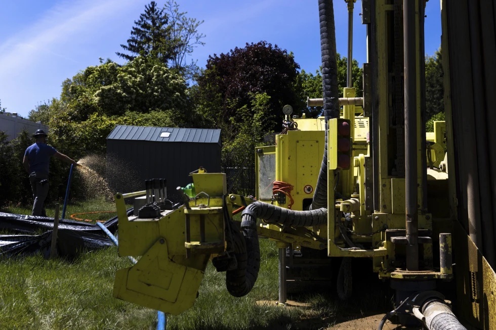 Homeowners want an efficient and reliable way to cool their houses in the humid Summer months, and the Maioli household is one of them. They upgraded to a Dandelion Geothermal heat pump, keeping their home as cold as they like while using 30% less electricity than traditional systems. 

While air-source heat pumps wring energy out of outdoor air for heat and soak up excess heat indoors and move it out when they’re cooling, Dandelion geothermal technology taps into the stable underground temperatures, providing efficient cooling and heating that isn’t dependent on the outdoor elements. 

Click the link in our bio to read the full article from apnews to learn about the benefits of geothermal energy.