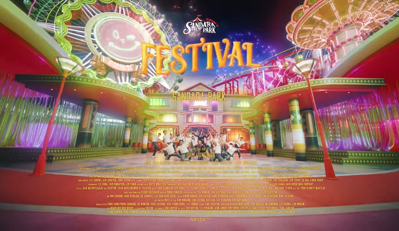 다라언니 실물 처음 보고 사람이 어떻게 저렇게 예쁠 수 있는지… 눈물 그렁그렁ㅜ 울뻔했던 순간이 아직도 생각나넹…🥹💛
2NE1의 시작과 끝을 모두 지켜본 팬으로, 아직도 마음속에 2NE1을 뛰어넘는 걸그룹이 없다고 생각하는 사람으로써 이번 앨범 참여는 너무나 뜻깊고 감사한 시간이었다ㅜㅜ💚
그리고 나에게 얼굴을 맡겨주셨던 젠틀한 세호님, 너무 좋으신 봉선언니, 너무 사랑스러운 아이키언니, 나래언니, 김숙님, 박소현님:)
함께 작업하게 되어 영광이었고
🔥최고의 댄스팀🔥 훅 hook_dancekorea 💪🏻,다원즈 daonez_official , 에메트사운드 emetsound 
정말 유쾌하고 멋진 분들과 함께해서 즐거웠습니닷😜🙌🏻🙌🏻
이 모든 것은 다라 언니 덕분….🫶🏻
수록곡 하나하나 다 너무 좋으니 꼭!들어보세효🎢🎠
웅니… 컴백해주셔서 고마워요ㅠㅠㅠ💖
블랙잭 얼른 헤쳐 모엿!!!!🎪🎡🎠🎢👑
언니의 남은 활동들도 #많관부 💚💚💚
.
.
.
#산다라박#어비스컴퍼니#뮤직비디오#스튜디오춤#엄정화#훅#다원즈#에메트사운드#메이크업#헤어메이크업#뮤비#헤메팀#류니크스튜디오#일상#출장메이크업#불금#프리랜서메이크업아티스트#mv#sandarapark#festival#kbeauty#kpop#2ne1#makeup#beauty#studiochoom