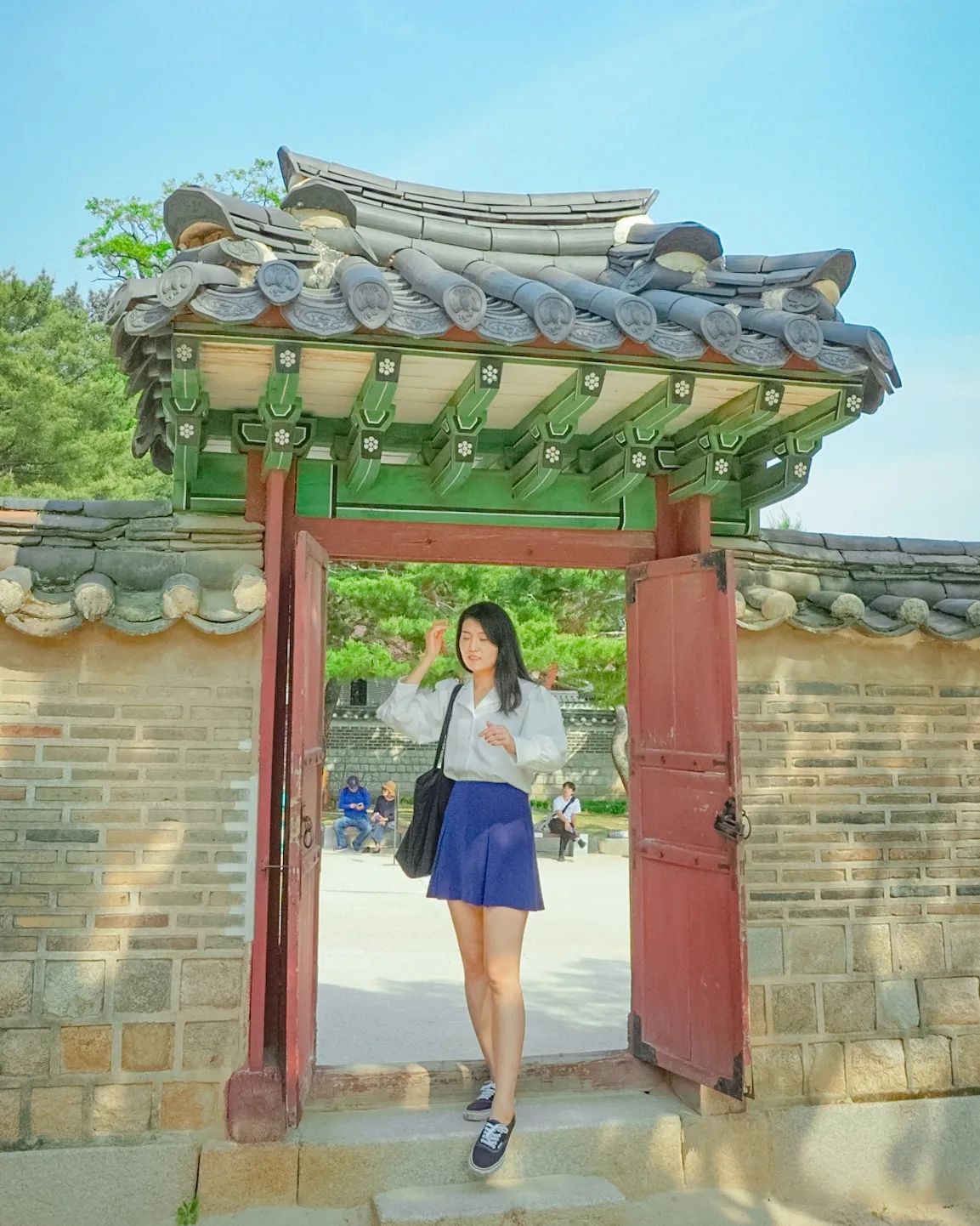 다른그림찾기(?)
날이 갈수록 케서방 사진솜씨가 느는구만
그래도 아즥 멀었다

#여행스타그램#여행사진#여행기록#여행#서울#서울여행#서울여행코스#서울여행지#사진기록#대한민국구석구석#고궁#고궁투어#seoul#korea#travel#photography
