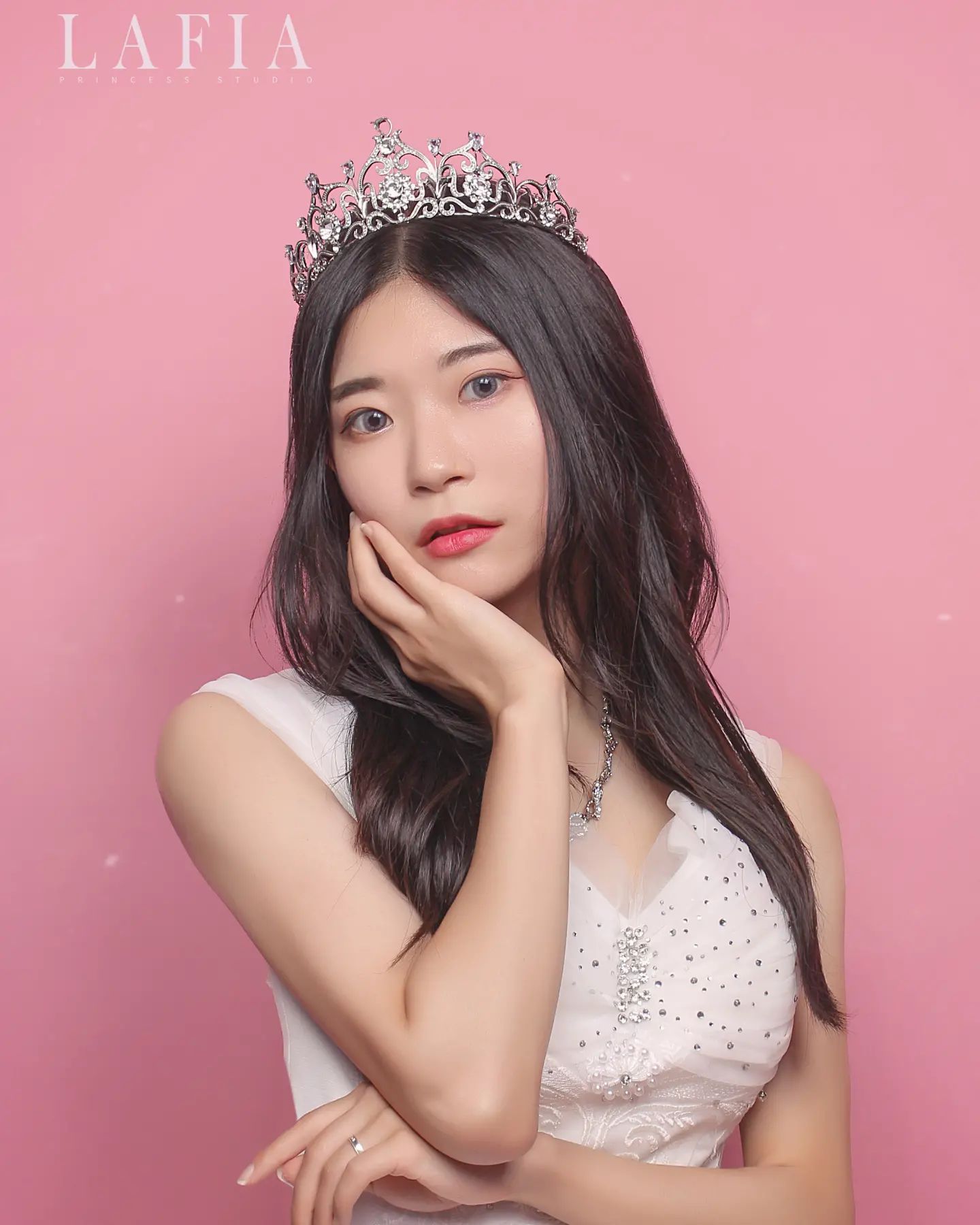 👑 현실에선 대학생인 내가 이 세계에선 공주님⁉️
📸 lafia_official