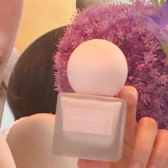 지유 on Instagram: "#ad#광고#제품제공#올리브영추천템#올리브영추천#매드피치#올리브영톤업에센스#톤업에센스 저는 피부가 예민한 편이라 평소에 피부화장을 가볍게 하는 편인데요! 그런 저