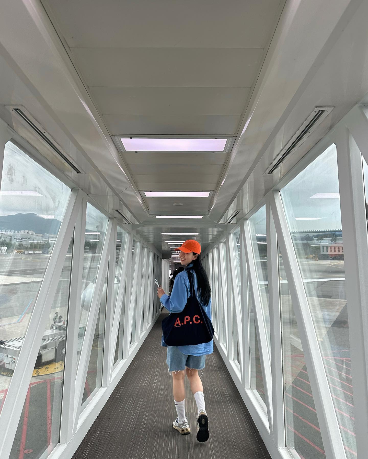 ✈️ ☁️☁️☁️ 💙🐙