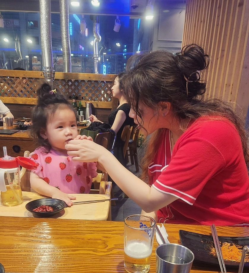 😃

가으니 덕분에 
엄빠 양꼬치에 쏘맥도마시고😄
우리아가도 즐거웠네 표정보니
ㅋㅋㅋㅋ

고마워 우리딸😍

#외식
#세가족