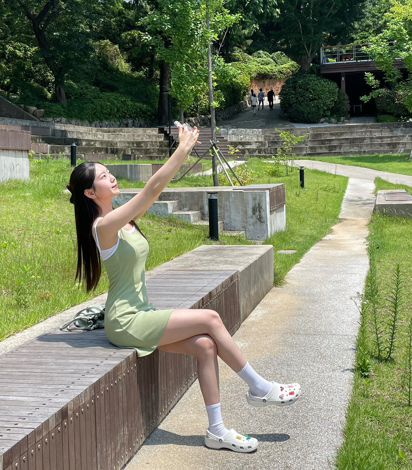 요즘 내가 빠진 연두색 💚
토미라이프 원피스 여름에 찰떡 ☘️
학교에만 입고가서 너무 아쉬웠다 ㅠ 놀러갈때도 꼭 입겠어...

tomilife.official stylemate_official 
#협찬 #tomilife #토미라이프 #레드클로버 #스타일메이트 #원피스