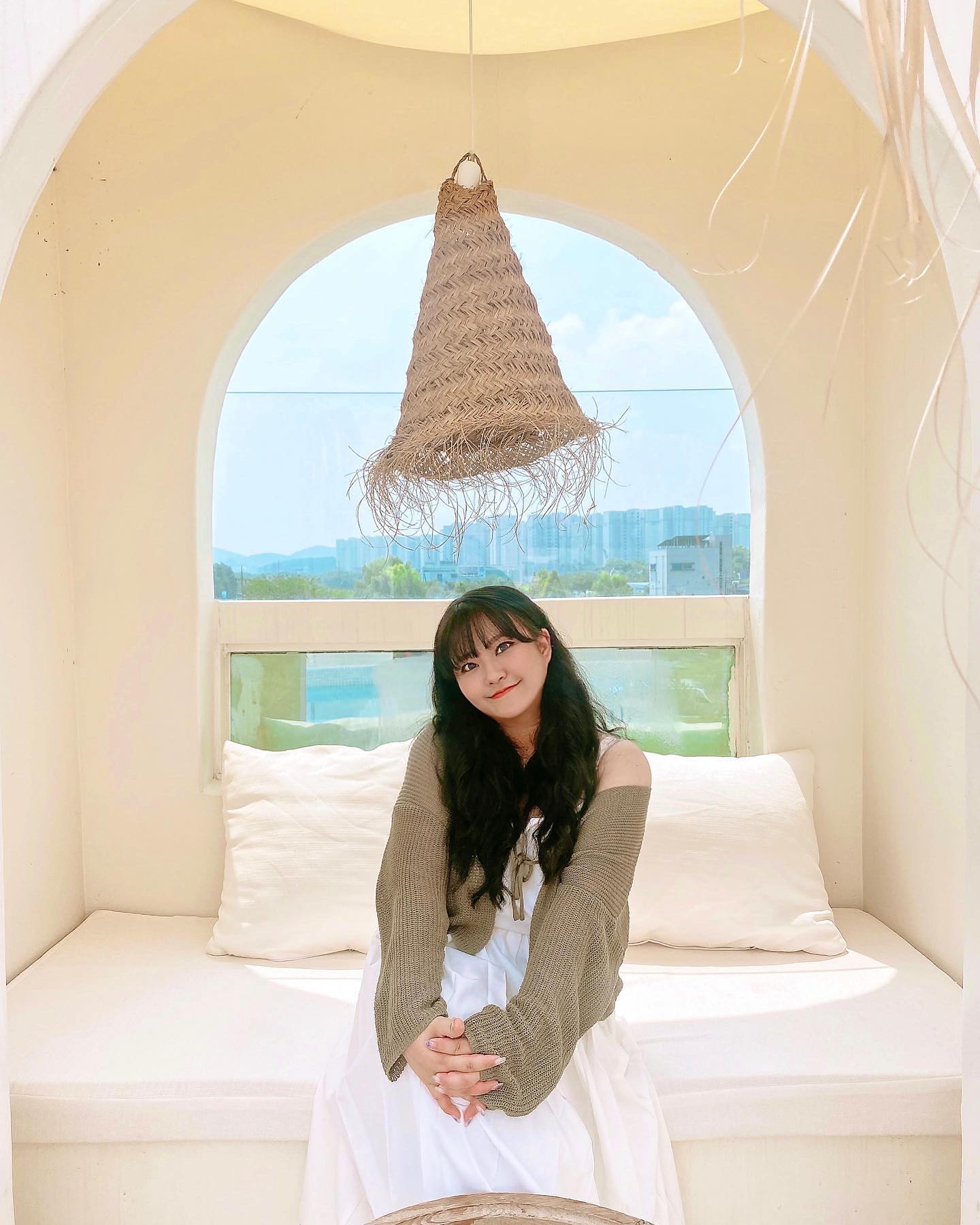 ⠀ 
혀니랑 수원예카 뿌시기💚💛
예쁘지만 더워 죽는쥴...
⠀ 
#수원 #수원카페 #수원예쁜카페 #도나스데이 #수원데이트