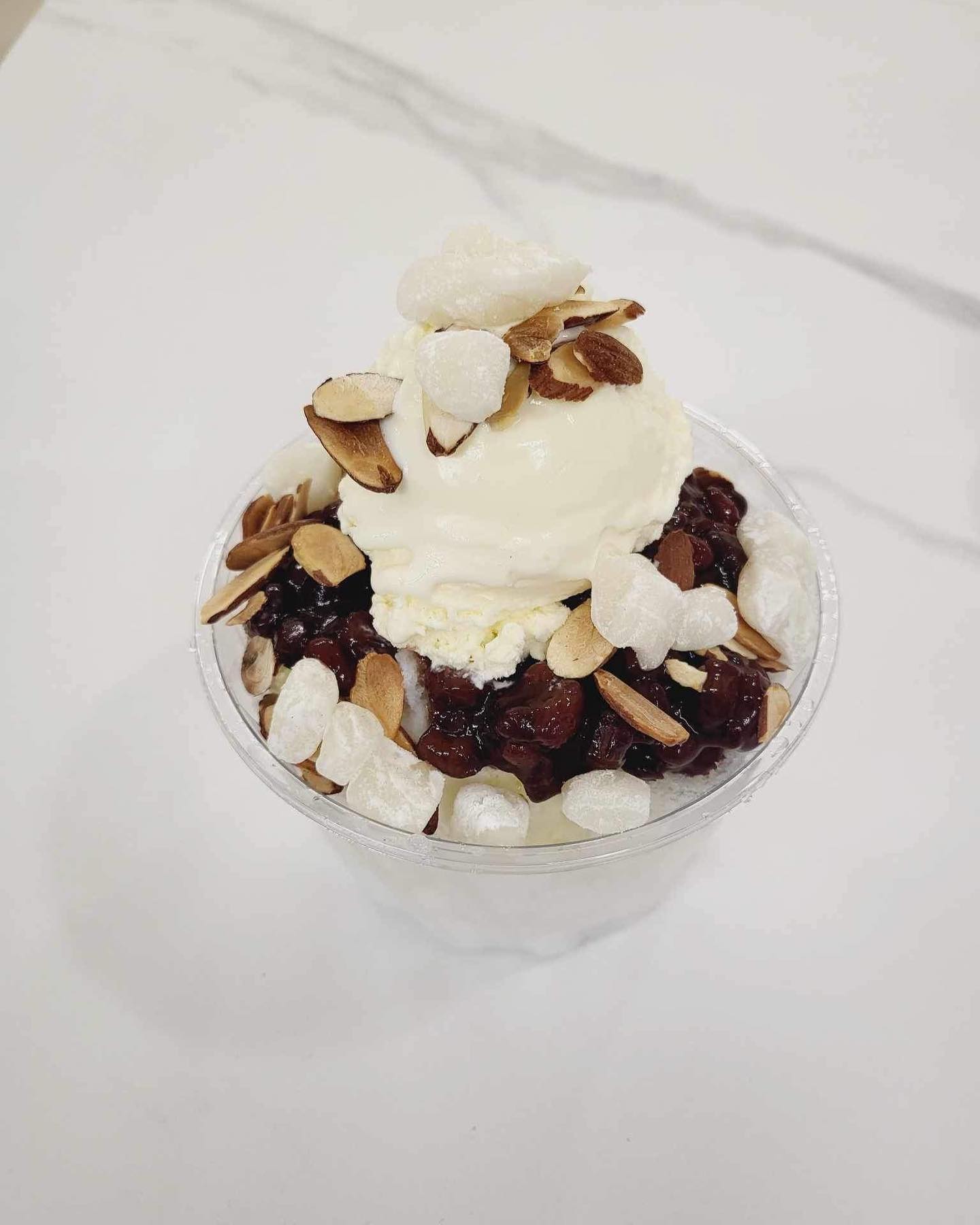 무더운 날씨 집에서 시원하게
빙수&수박 먹으면서 보내요🥰
#석적 #카페나비 #눈꽃빙수 #수박도시락 #석적맛집 #석적맛집추천