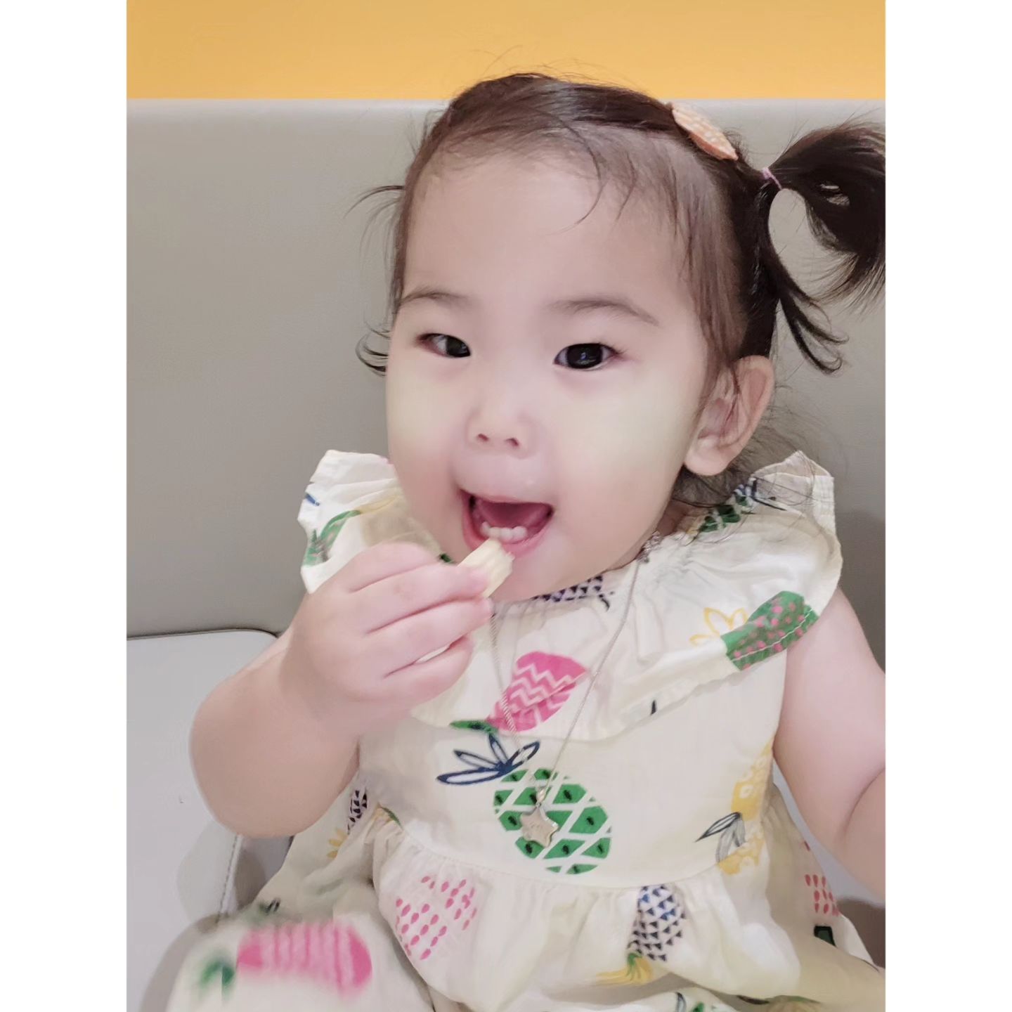 윤서지분_
언니는 할머니네로~ 오랜만에 엄빠랑 바람쐬러!!(사실 내가 나가고싶었던건 안비밀🤭)
.
.
#17개월아기 #17개월 #딸맘 #딸스타그램 #육아맘 #육아일기 #육아스타그램 #육아그램 #육아기록 #흑호랑이띠 #흑호랑이띠아기 #흑호랑이띠맘 #송도 #송도신도시 #송도센트럴파크 #송도트리플스트리트