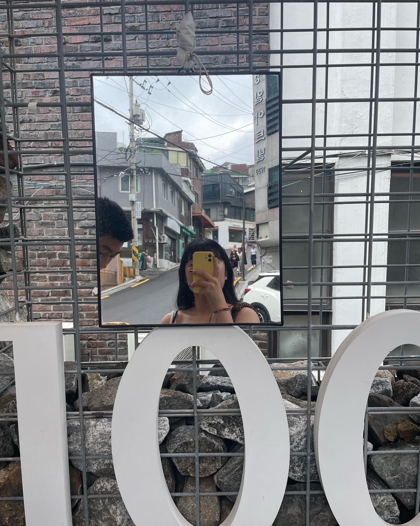 •
이곳저곳 with 주훈 🦋
너무 생소했던 한강콜라와 내가 처음 뽑아본 키링 🎶 함주훈이 왜 뽑기하는지 알았잖아…? 진짜 재밌었다
오랜만에 간 빈티지샵도 재밌었구 엘리멘탈 영화는 또 보고싶게 만들었네💘 눈물 줄줄 흘리는 날 보며 웃는 주훈..
영화 끝나고 무작정 걷다가 발견한 고깃집에서 밥이랑 된장찌개를 너무 맛있게 먹었다
크로칸슈 처음 먹어보는데 진짜 얘도 너무 맛있었다
⭐️홍대에서 놀 계획이면 꼭 방탈출 예약하기 ~! 
서울식물원 온실에서 더웠지만 소확행 완료 🫠💙💙