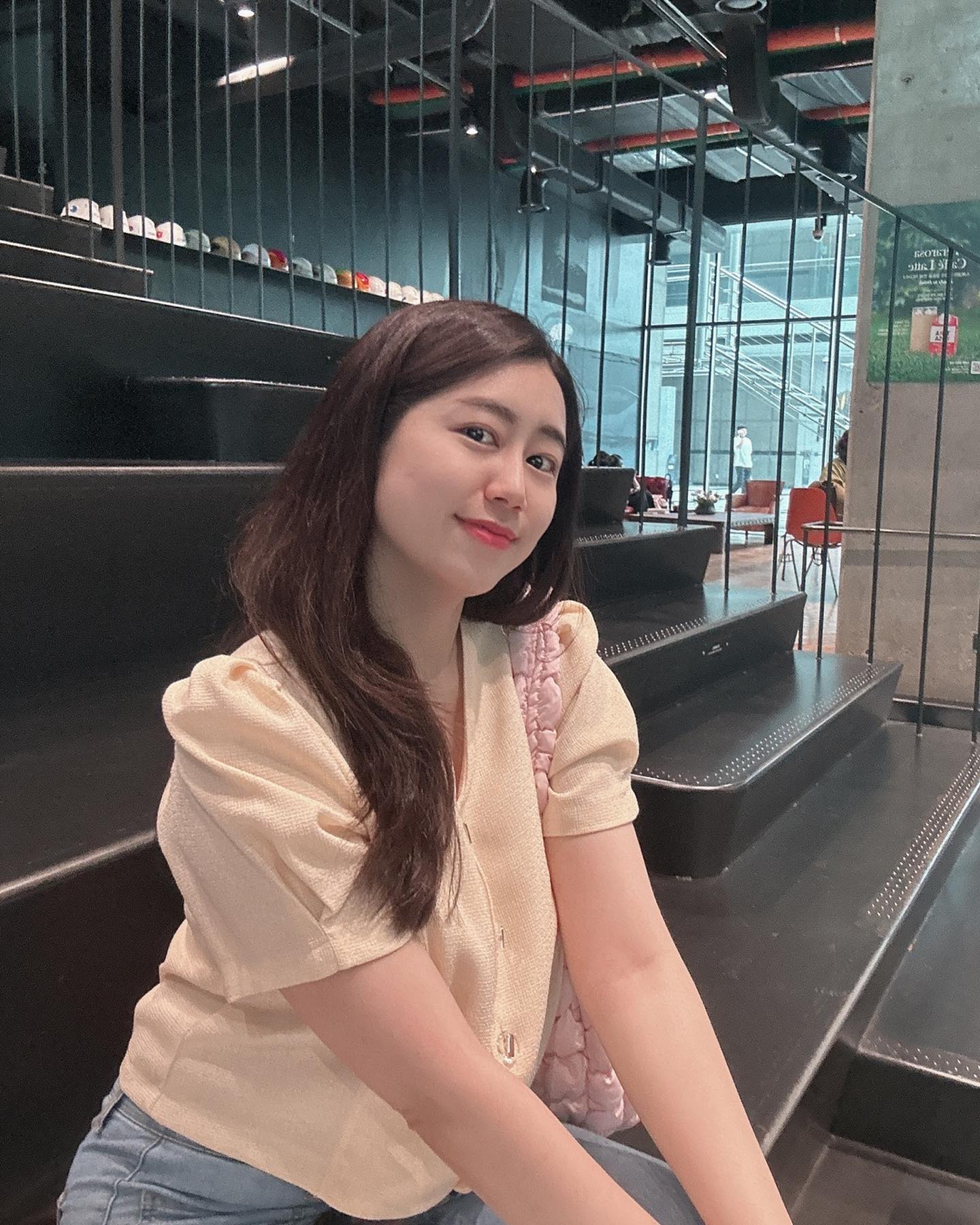 알쓰들의 모임에서 인생샷 건지기🩵5조만큼 사랑해여🩵
.
.
.
#알쓰#테라로사#테라로사포스코점 #가족모임#일상그램