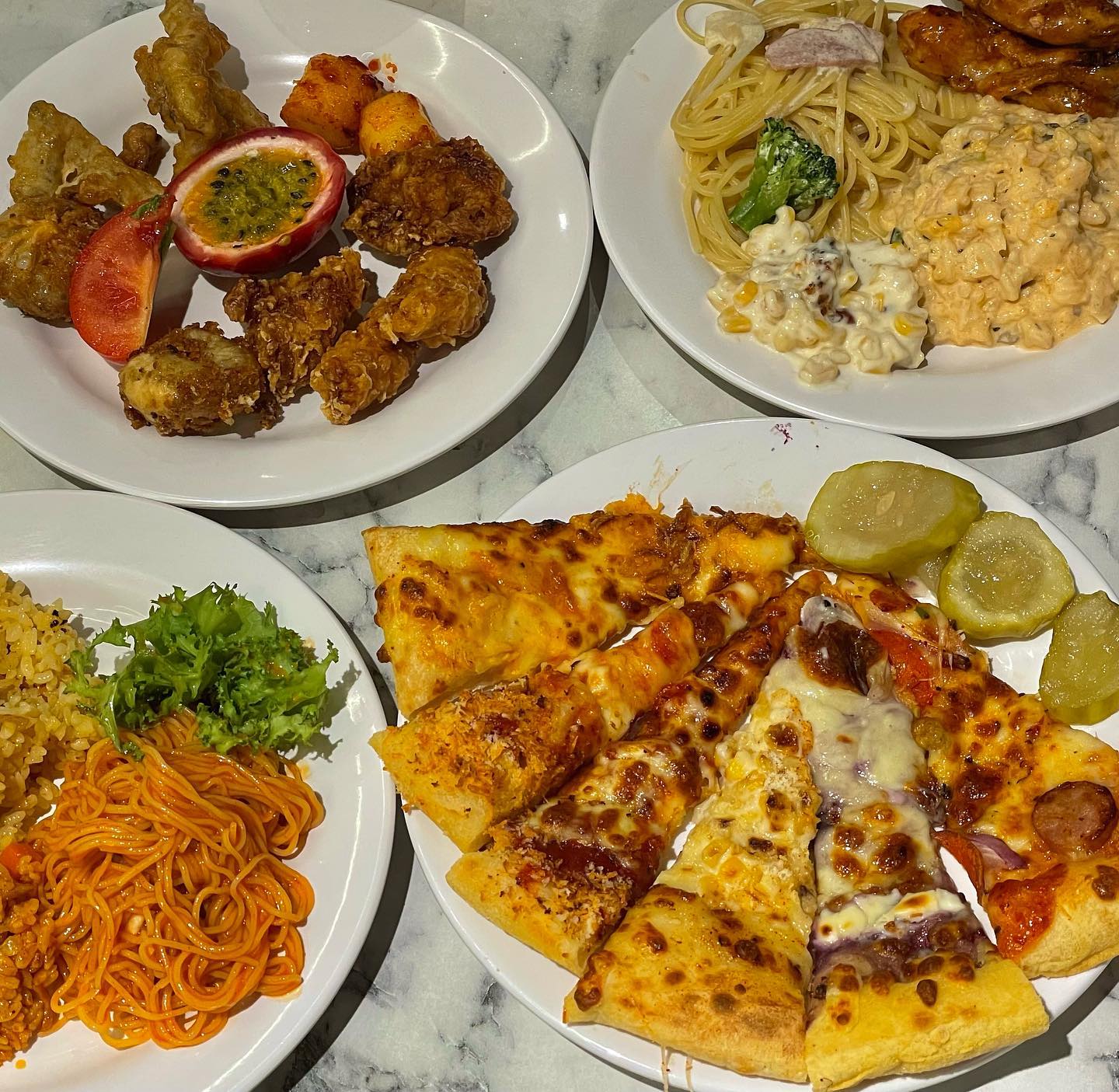 #협찬 피자몰 아트몰링부산하단점🍕
학생때 정말 자주 갔던 피자몰을 오랜만에 갔는데
더더욱 맛있는 메뉴들로 바꼈더라구요🫢
주말과 평일 메뉴가 달라요!
저는 주말에 가서 더 많은 메뉴를 맛봤어요✨
여러가지 피자와 디저트까지 만들어 먹을 수 있는 피자몰🍕
성별과 나이 무관하게 누구나 좋아할 식사였습니다-💛
-
#피자몰아트몰링부산하단점 #하단역맛집 #사하구맛집 #피자뷔페 #샐러드바 #미국식피자