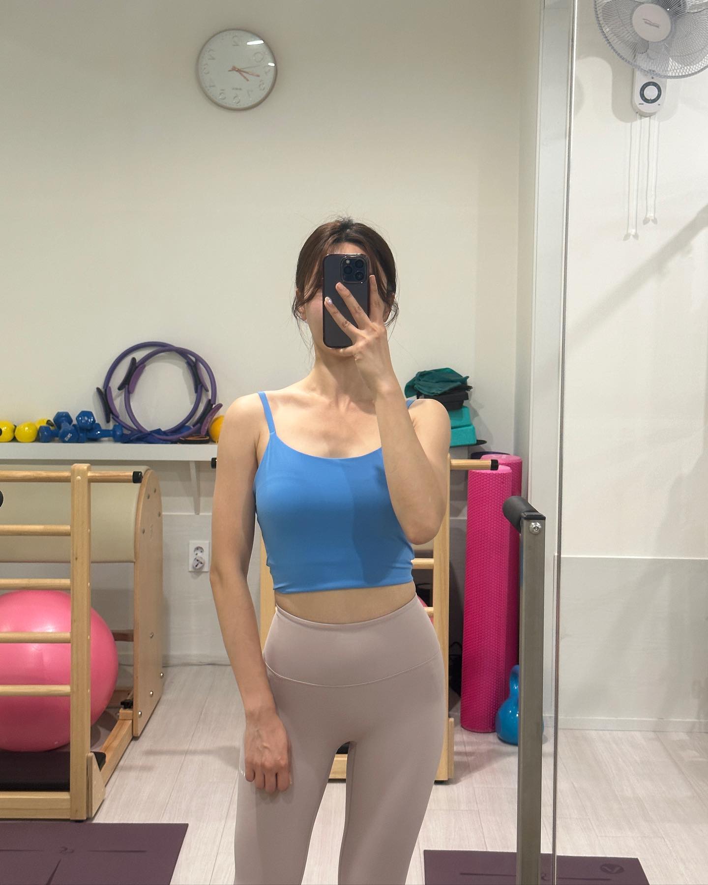 운동 피드 너무 뜸해서
살짝 올려봅니다 … >.<
파랑이 넘 맘에 드로용 💙

이직하고 하루하루 피곤해서
예전처럼 자주는 못가지만 꾸준히 #유지어터 는 진행 중 💪

식단좀 하자 … 🥹