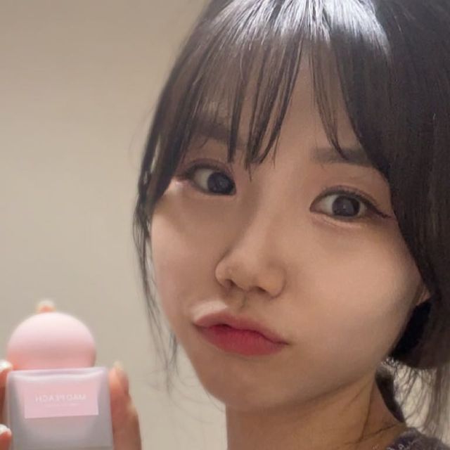 소통🙋🏻‍♀️ on Instagram: "#제품제공 @madpeach_official_kr 여름필수템★ 매드피치 스타일핏 수분 톤업 에센스 ★🍑 스킨케어 성분으로 답답함 없이 픽싱되는 수분 톤업 에센스에요!!!