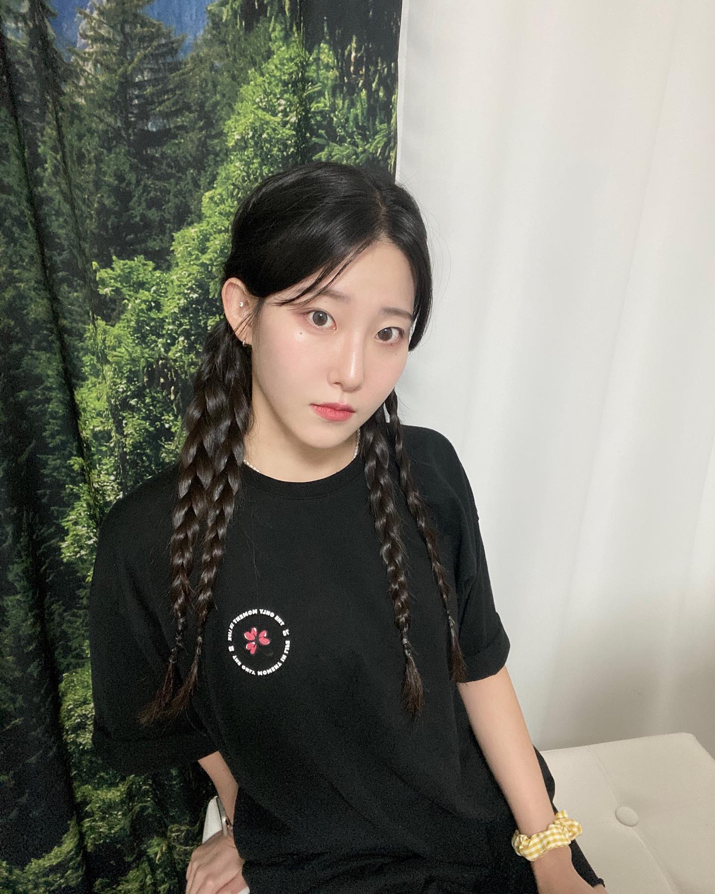 #ad tomilife.official 
여차저차 오랜만에 도전한 디스코 머리,,,
머리...제법 성공적일지도...! 🧸
그리고 왕편하고 귀엽고 귀여운 티셔츠☘️
⠀
📎쨍하고 귀여운 로고! 포인트 주기 딱 좋아요 ◡̈
📎활동성 최고! 발레 레슨해주면서 편해서 감동받았지요☁️ 땀 난채로 인증하는 진실의 3,4번 사진 크크..ㅎㅎ
📎톡톡한 소재감! 2번째 사진처럼 나시로 걷어입어도 예쁜 핏이 나오더라구요 ◡̈
⠀ 
#협찬 #tomilife #토미라이프 #레드클로버 #스타일메이트 #티셔츠 stylemate_official