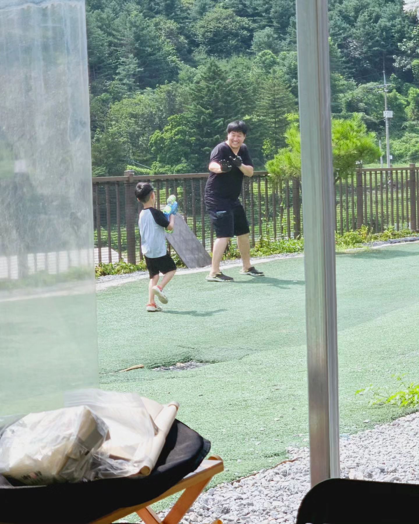 이번 여름 휴가는 3박4일 캠핑!!
날씨도 좋고 정우도 신나고
잘 놀다 가야디~~~~
#여름휴가 #여름방학
#캠핑하는가족 #캠핑은즐거워 
#입덧아사라져라 #신나게놉시다