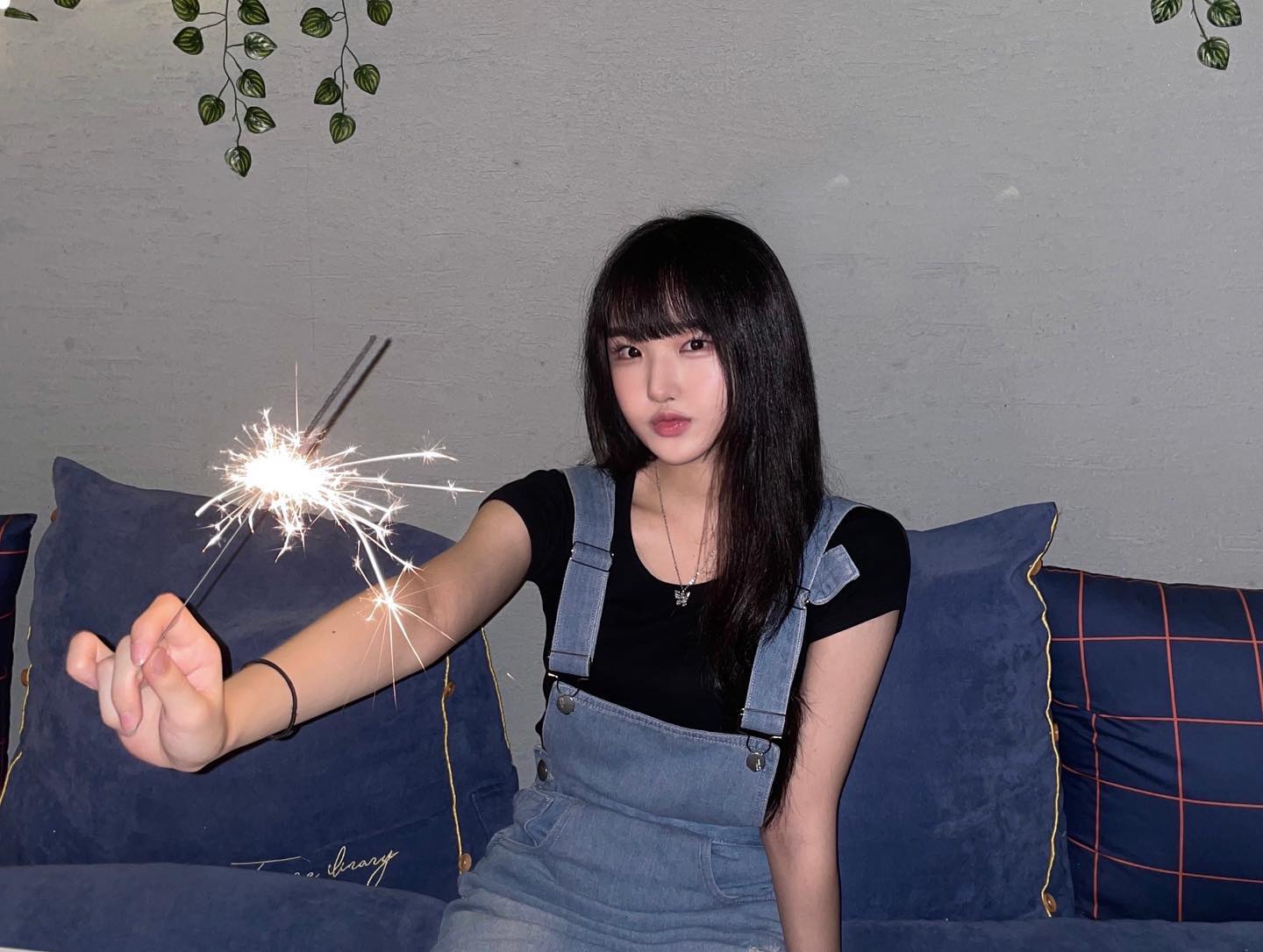 나 초딩 때 이후로 멜빵 처음 입어