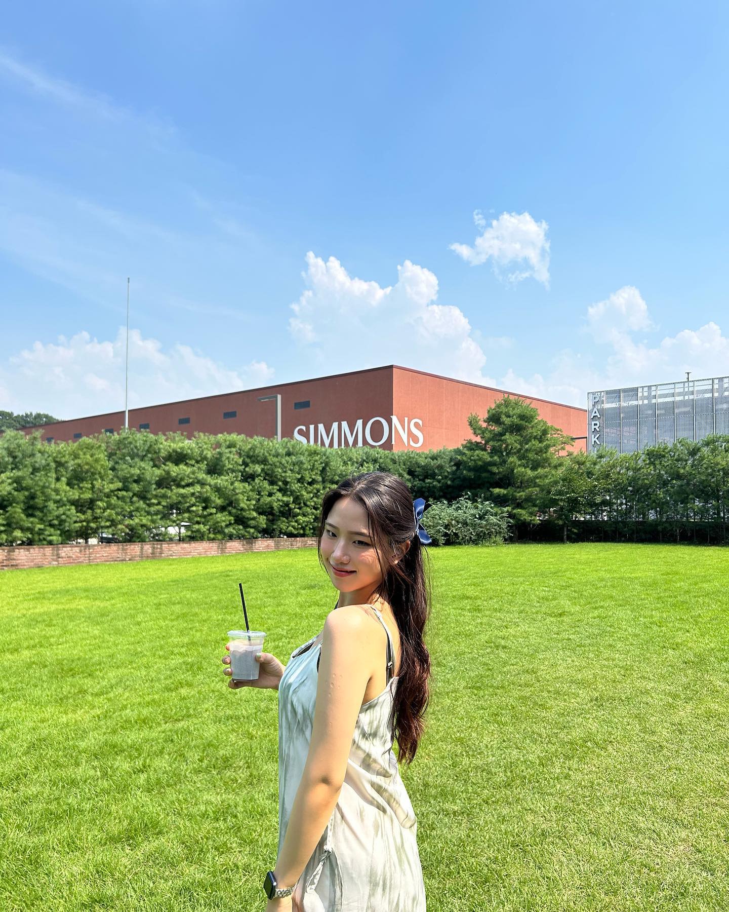 이천여행🌾
.
.
.
.
.
.
.
.
.
.
.
.
#이천 #이천카페 #이천맛집 #이천여행 #시몬스테라스 #이코복스커피 #티하우스 #에덴 #티하우스에덴 #사진 #뷰 #폭염 #주의 #근데 #너무 #예쁘다 #하늘 #잔디 #완벽 #사진맛집 #📸 #또 #가고싶다 #또 #가자 #❤️