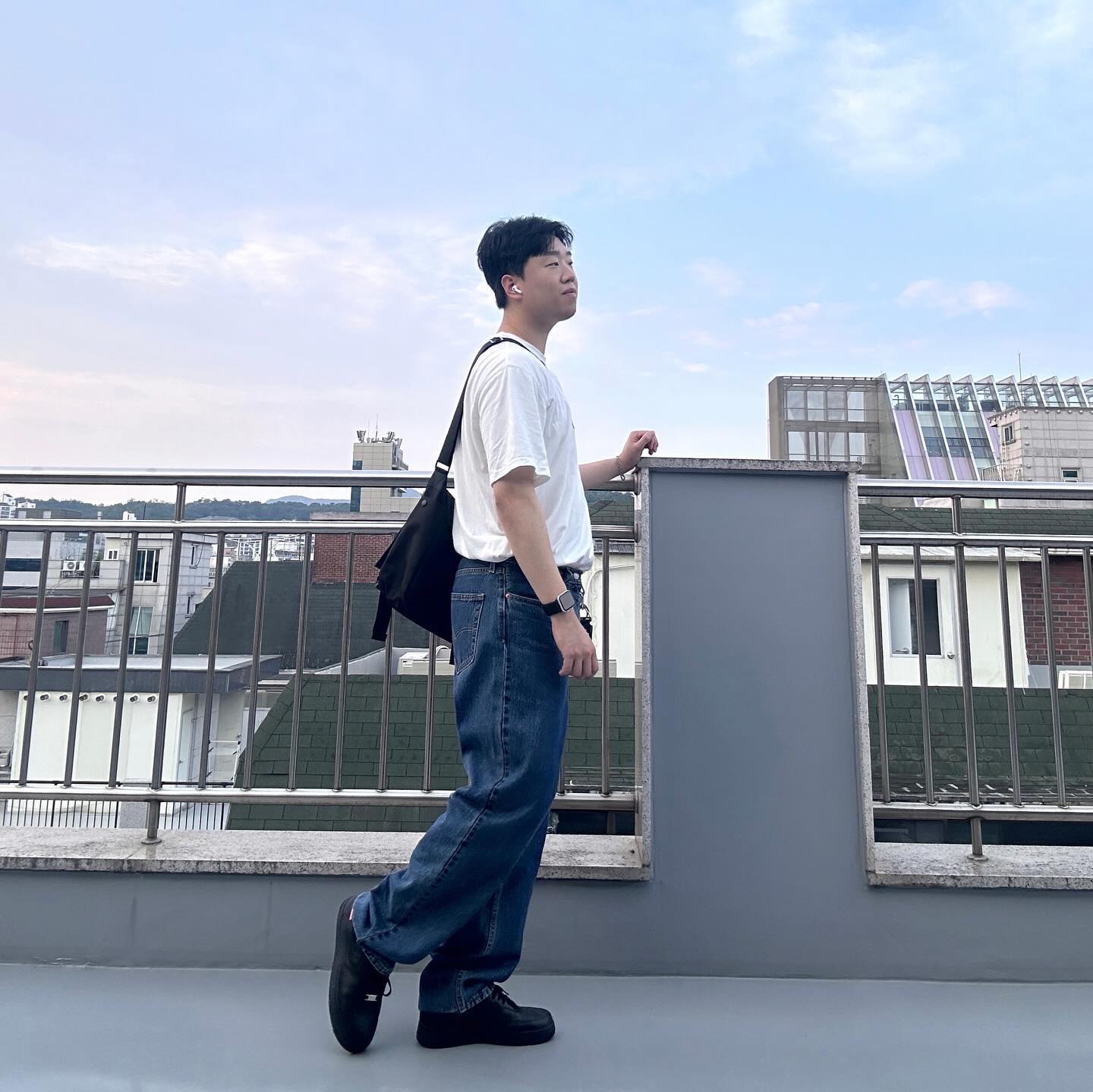 내 키링 구경해줬으면..🙏🏻
리셀가 주고 사버린
마뗑킴 토끼 키링🐰
진짜 졸기탱입니다😵‍💫

(삶의 무게 만큼
늘어가는 키링들)