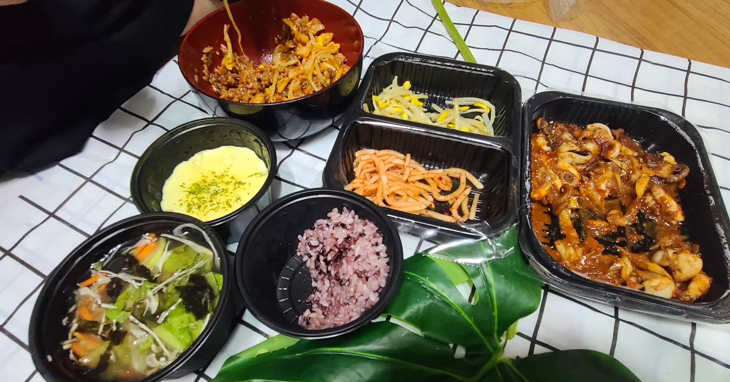 #산촌신쭈꾸미 배달로 먹어봤는데 가성비 좋고 맛은 더 좋아요
#불맛 가득한 #쭈꾸미볶음 추천합니다 
#송파구맛집 #송파구배달맛집 #산촌신쭈꾸미송파점