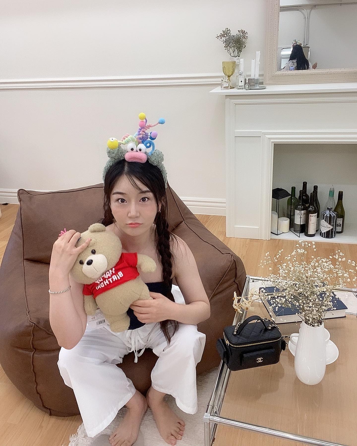 👧🏻
#89년생 도 #양갈래 할 수 있자나요

장소제공 studio_the_momento 

찍을 장소, 컨셉 너무 다양한데 옷이 부족해서 광광 울었다… 
#행궁동옷가게 검색해봄 ㅎㅎㅎ
담에 갈 땐 최소 5벌 챙긴다😭

#행궁동 #렌탈스튜디오 #수원파티룸 #행궁동브라이덜샤워 #스튜디오대관 #행리단길 #행궁동스튜디오
