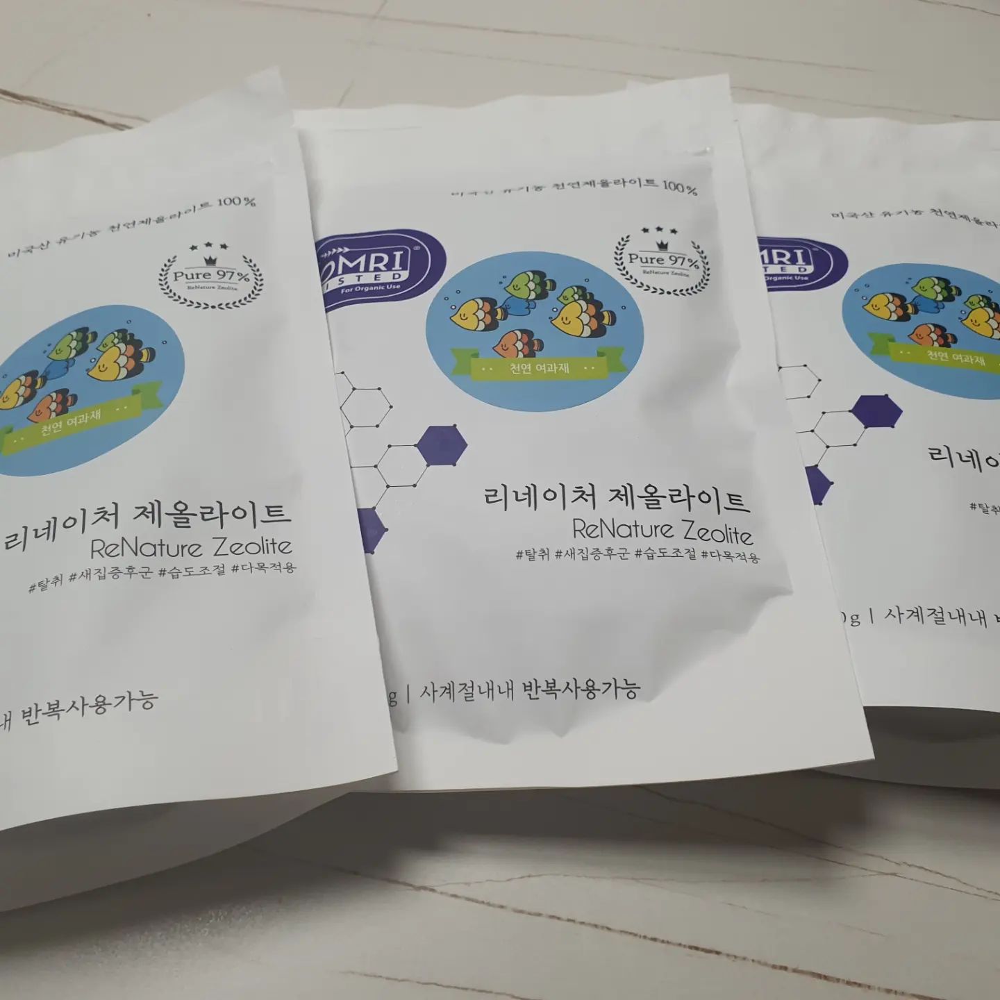 #협찬 
집에서 키우는 #거북이
처음에는 몰랐는데 너네 엄청 싸는구나
먹는 족족 밑으로 나오니 #환장하겠어

#제올라이트 #리네이처제올라이트 #FDA승인제올라이트 #어항여과재 하나로 #물잡이 가능
#박테리아 #암모니아 #질산염 흡착해서 잡아니 #환수기간 늘어나네
#반영구적 사용 가능하니 경제적이고 좋다

혹여나 먹을까봐 여과망에 넣어서 #어항 넣어주니 굿