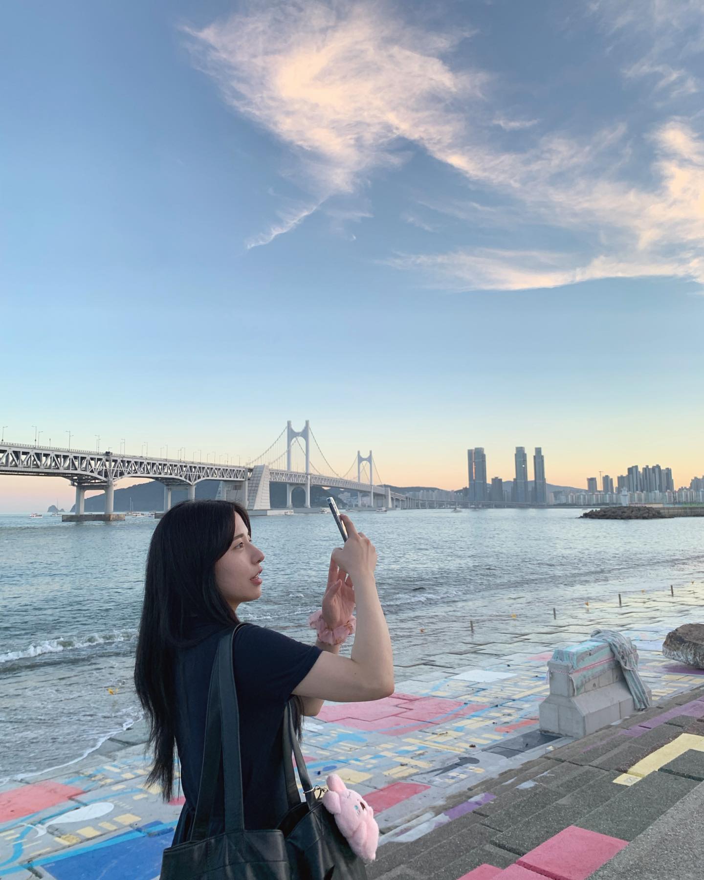 더운디 하늘은 이쁨