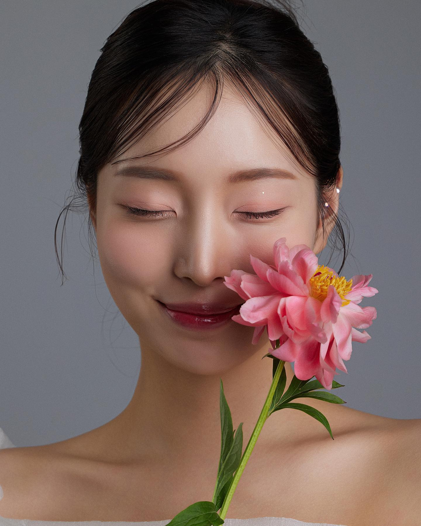 처음 받아보는 리프팅인데도 통증없이 
너무 좋았던 #티타늄리프팅 ✨
plansclinic_official 플랜에스의원에서 받고왔어요 :)

1회차인데도 효과가 즉각적으로 눈에 보이고 
리프팅+타이트닝+화이트닝 3가지 효과를 한번에 볼 수 있어서 
너무 만족중 🥹🩷

1회차도 이정도인데 2회차때는 또 얼마나 만족스러울지 
벌써부터 기대가 됨미다 😏

중요한 일정 앞두고 계신분들께 추천드려요 !
(나두 웨딩촬영전 , 결혼식전에 또 받아야디 ㅎ_ㅎ)

#플랜에스의원#티타늄리프팅#지방분해주사#윤곽주사#뺏주사