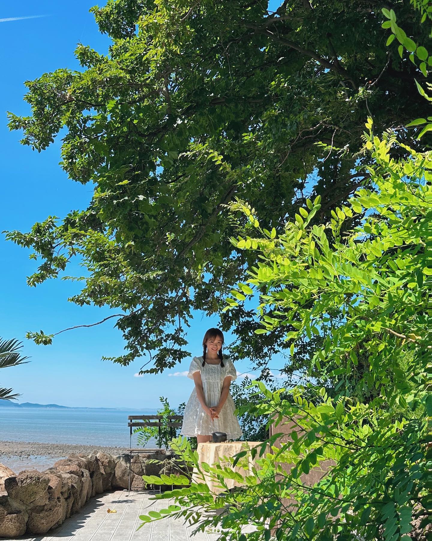 방학이어도 바쁜 큰 아들과 함께할 시간은 오늘뿐이라 급 떠난 나들이.
더웠지만 바다도 보고 예쁜 까페도 구경하고 물놀이로 마무리~ 🏖️

좋았지, 아들들?! 😋😁