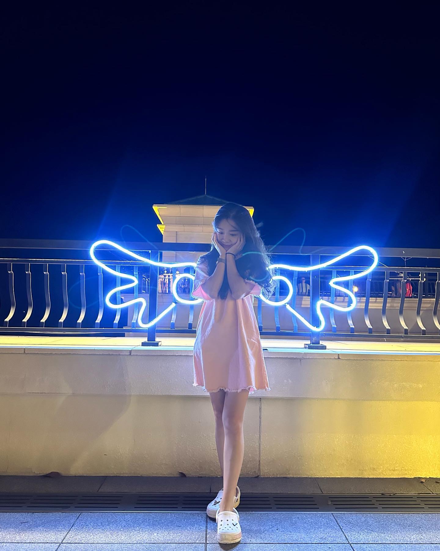 가족여행왔어요😎
진도 너무 멀다아
그래도 너무 예쁜 쏠비치
밤엔 더더 예쁜 쏠비치
웰컴센터 옆 광장
날개달고 기분 좋아아😍

#천사#어른이