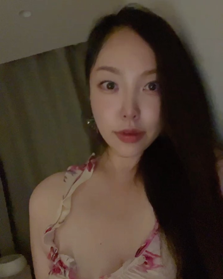 #셀스타그램 #셀피 #데일리 #일상 #daily #selfie 
연마 오래하고 득도 단계 등극한거 같은데
아무짝에도 쓸모없던 #고양이눈웃음 
피드에나 #박제 ㅋㅋ꙼̈ㅋ̆̎ㅋ̐̈ㅋ̊̈ 
즐겁게 살아여 우리 꼭이요 ☺︎ 
#고영희누느슴 써먹는 그날까지 
#먀 #먀아옹 #냐 #냐옹 
#연습만이살길 ㅋㅋㅋ꙼̈ㅋ̆̎ㅋ̐̈ㅋ̊̈
형부가 밥사주고 언니도 맛있는거 사주고 
너두 사주고 행복해서 기절🫠
입맛없다면서 최고 잘먹고 다니는 햄토리 나야나 ㅋ꙼̈ㅋ̆̎ㅋ̐̈ㅋ̊̈