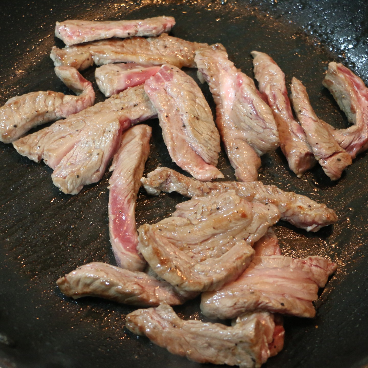 #협찬 소갈비살 요리는 '흥인별담'의
맛있는 늑간살로!
네이버에서 '흥인별담' 검색:D
.
(더 많은 정보는 블로그에.
blog.naver.com/drop817)
.
#흥인별담 #소갈비살요리 #소갈비 #늑간살 #소고기요리 #갈비살 #koreangoods #grilledbeef #beefribs