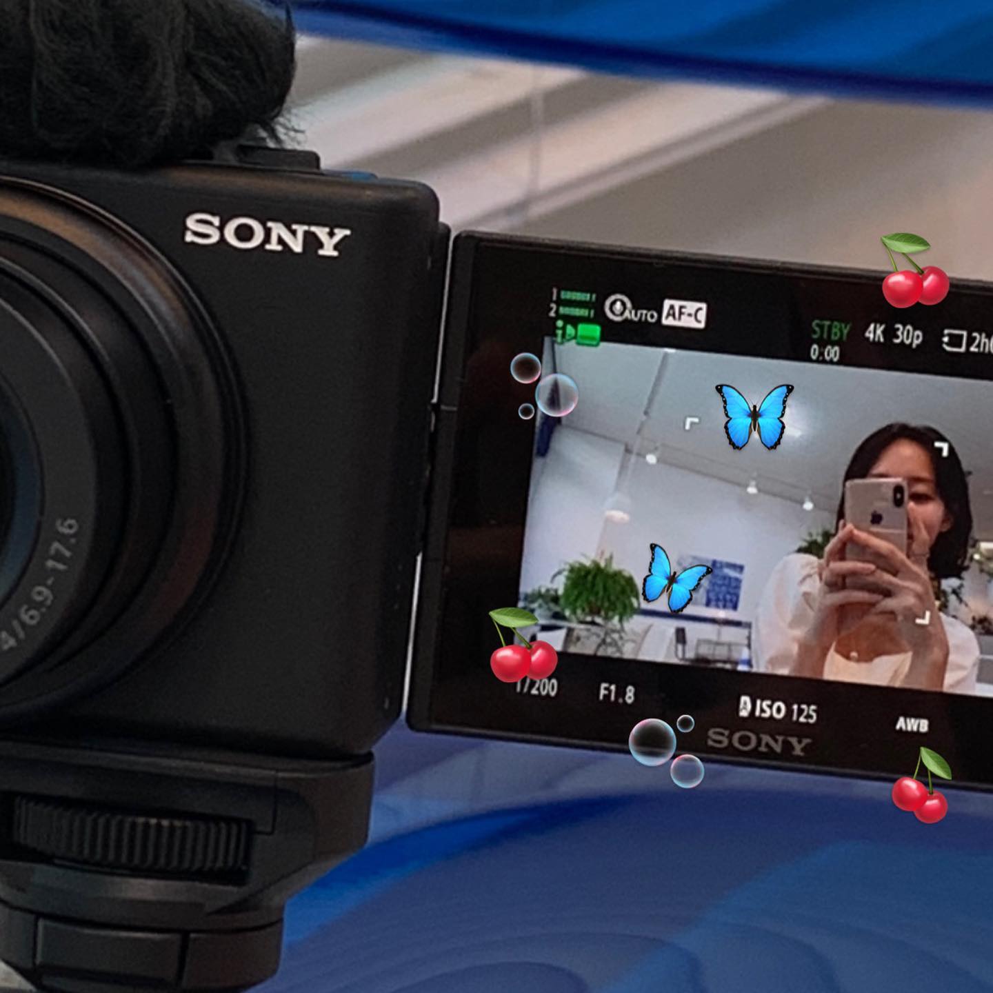 #협찬 #소니코리아
sonykorea ZENZ 4기 선정!
⠀
시크한 블랙에 Y2K 무드 한 스푼🦋🫧
ZV1M2와 함께 9주간 활동하게 되었어요!
⠀
꿈만 같았던 발대식이 끝나고
카메라부터 NFC 카드까지 선물 한가득-
특히 명함을 대신할 수 있는 NFC 카드는
정말 너무나도 감동 포인트🫶
⠀
전달 주신 애정만큼 색감천재 소니 카메라로
영화보다 더 영화 같은 브이로그 담아볼래요🖤🤍
⠀
📌천명 가까운 지원자 중에 선정된 멋진 크리에이터분들과 함께하게 되어 기쁘고 영광이에요! 같이 응원하고 즐기면서 컨텐츠 많이 만들어봐요오🫧
⠀
Photo by #ZV1M2
#소니 #브이로그 #ZENZ4기
#븱 #ZV1M2 #언박싱