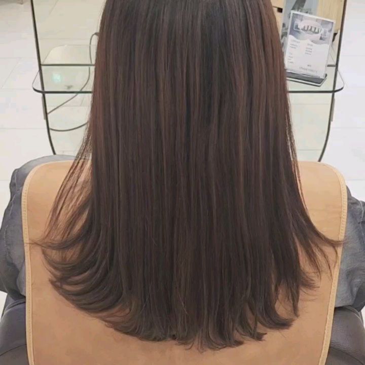 #잠실새내미용실 강추하는 곳 

😍제가 가장 애정하는 찹헤어 잠실점 인데요.

헤어에 문제가 생기면 바로바로 변신을 해주는 찹헤어 잠실점 이번에도 달려가 보았습니다.

손상된 곱슬머리 상태 너무 심각했는데요
복구매직으로 손상없이 차분하게 볼륨매직 가능했어요.

✨️미애원장님의 강점!
매의 눈으로 전문가의  꼼꼼함으로 정말 섬세하게 해주신다는 점이에요~~
미용실 자주 다니다보니 전문가의 꼼꼼함이 뭔지 섬세함이 뭔지 느낌적으로다 알게 되더라구요.

✨️찹헤어 잠실점에서 볼륨매직 하는 동안 두피가 따갑거나 자극이 있었거나 하는 거 없이 정말 가벼운 느낌이었네? 하고 놀랐어요.
확실히 좋은 약품을 사용하는 곳 같아요.

✨️머리를 풀르고 다닐 수 없을 정도의 상태였는데 제 머리에도 윤기가 생겼어요.
정말 미라클이에요.
복구매직 정말 강추 합니다.

찰랑찰랑 볼륨 매직 하고 싶으신데 손상 걱정하고 계신분 있나요?
찹헤어잠실점 미애원장님과 상담해보세요~~

#chop헤어잠실점 미애원장님
#찹헤어잠실점