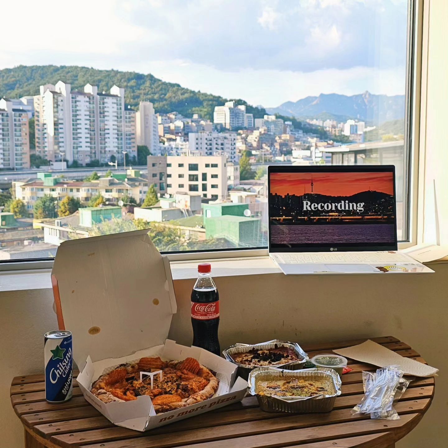 🍕 #노모어피자
노모어에서 노모어피자 먹기🙃
옥수수 피자 무슨 일이지.. 너무 맛있자나..
옥수수 러버들 이거 꼭 먹어야댐🌽

✔️ 옥수수새우피자
✔️ 옥수수바질치즈크림뇨끼
✔️ 미트토마토오븐파스타

메뉴 조합도 진짜 완벽해따...(감탄)